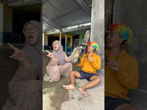 Gak boleh naik semuanya || #shorts #comedy #funny #ngeshortsdulu #youtubeshorts #ngakak #kocak
