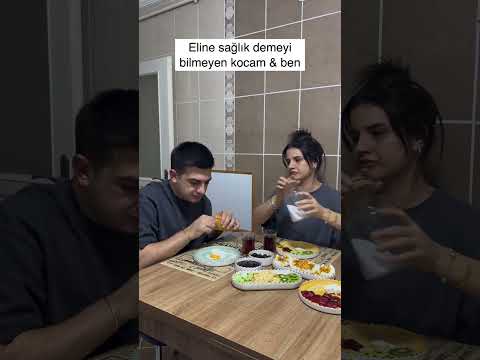 Sahurda bile her şeye bahane bulan o kişiye göndermelik  #ramazan #oruç #iftarmenüsü #sahur #couple
