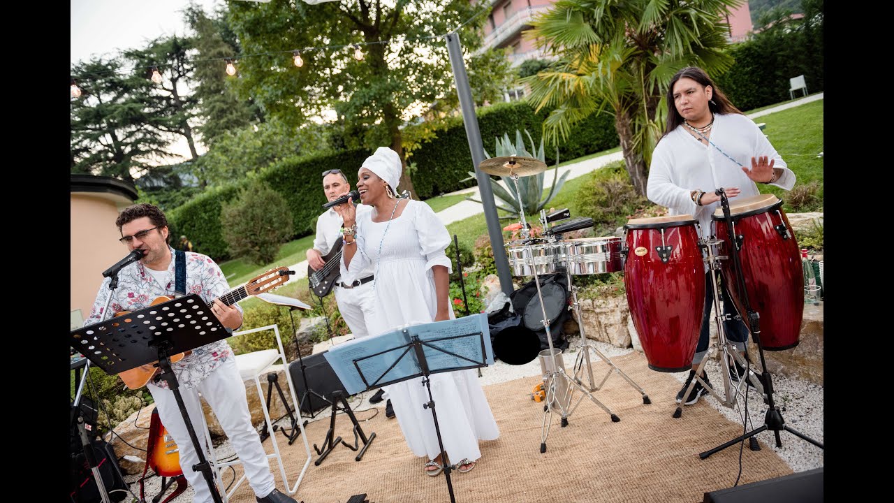 Show Latino live! + Omaggio a Whitney Houston e Giorgia - anni 80-90 