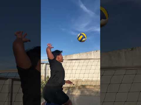 Chuyền 2 nét, đập banh phải chuẩn như vậy! #lucevisu #volleyball #bongchuyen #giaitri #anhnhacem