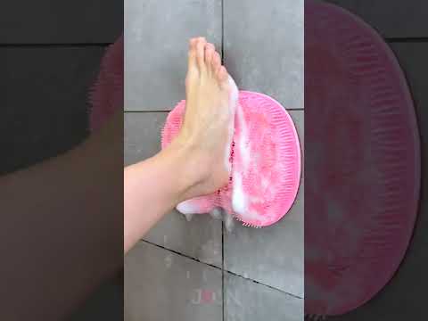 WILL THIS TICKLE? 🤔🦶 | Smart showering gadget to keep your back, feet and body squeaky clean #shorts