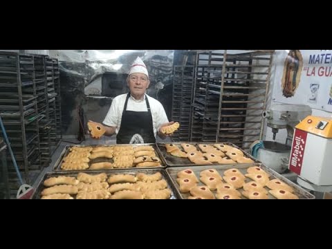 EMPANADAS Y PEINETAS HECHAS EN MÁQUINA