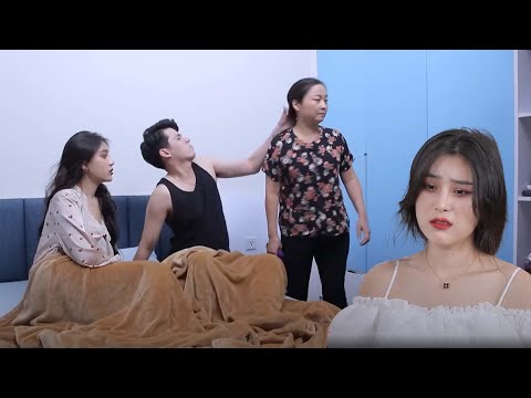 Gái Xinh Tặng “Nước Thánh” Cho Bà Lão Vô Gia Cư, Ai Dè Lại Là Mẹ Chồng Tương Lai Chủ Tịch