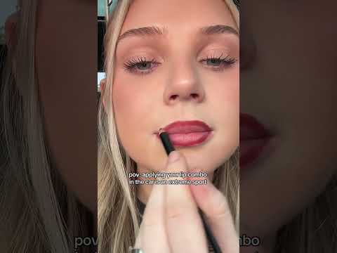 this is a skill i’m putting on my resume #lipcombo #liptutorial