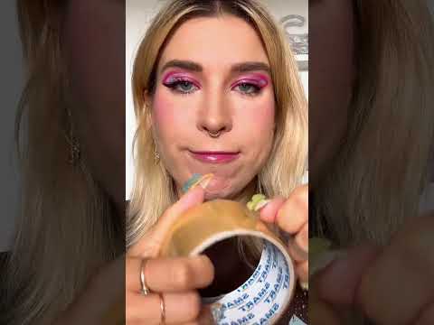 TIKTOK MNIE ZMUSIŁ! KRESKA na TAŚMĘ KLEJĄCĄ? Testuję nowy makeup hack! Trik makijażowy