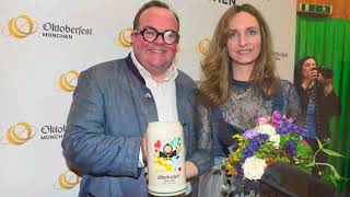 So lief die Maßkrug-Vorstellung 2024 - Highlights der Krugvorstellung 2024 (Video: Nina Eichinger) Video: So lief die Maßkrug-Vorstellung 2024 - Highlights der Krugvorstellung 2024 (Video: Nina Eichinger)