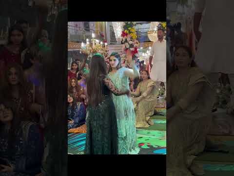 Dhol bajy#viralshort #wedding #foryou #dance #youtubeshorts #youtubeshorts #youtubeshorts