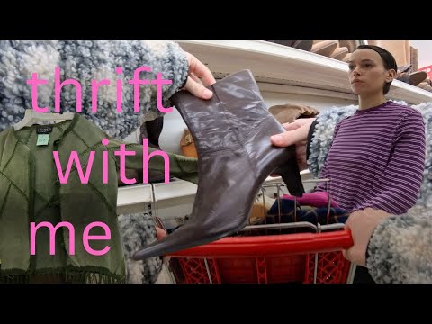 thrift with me!!!!! (watch this if you need inspo of what to look for at the thrift)