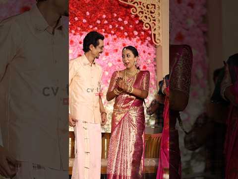 രാജേഷ് മാധവൻകൂട്ടുകാരിയുടെ ബിന്ദി ശരിയാക്കിയപ്പോൾ വൈഫിന്റെ റിയാക്ഷൻ കണ്ടോ #shorts