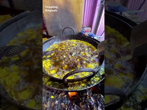 Kerala Special Nendram Raw Banana Chips #indianstreetfood #tempting #tempting #shorts