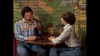 1080 - Luis Learns Sign Language 