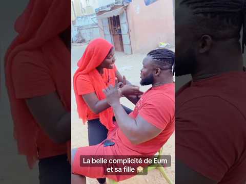 Eumeu Séne et sa fille 😂🤣😅