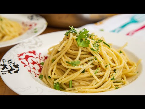 I Tried Authentic Italian Aglio E Olio from Vincenzo’s Plate