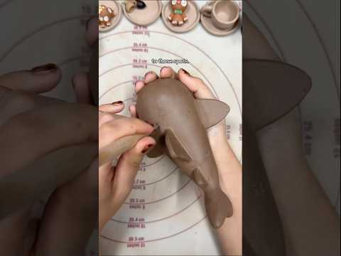 carving and icing my whale shark 👩🏻‍🍳