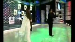 Karisma Kapoor Filmfare 2008 YashChopra PowerAward