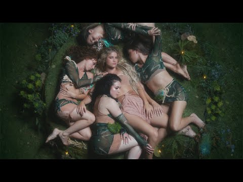 Sofia Reyes - Luna [Official Music Video]