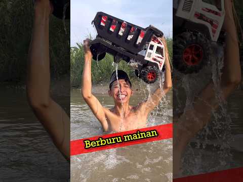 Berburu mainan di sungai!