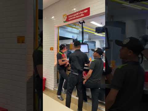 COMPRANDO O MÁXIMO DE CARNES DA BK #shorts