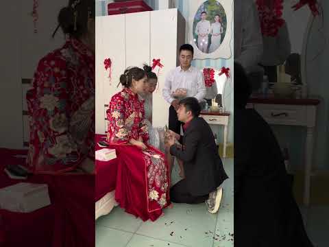 我给新娘找鞋子,她却生气了!怎么回事?#Wanwannianwu