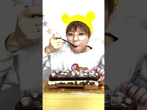 【大食い】コストコのタキシードケーキで7周年お祝い【MUKBANG】【大胃王】