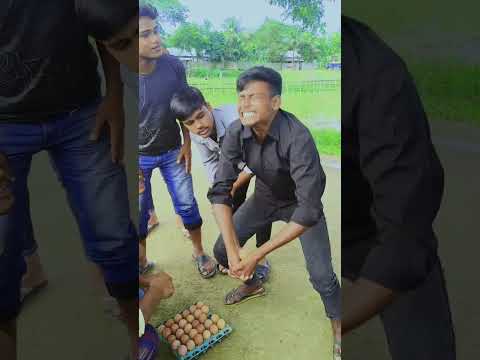 ডিম ভাঙতে পারলে ৫০০ টাকা😇