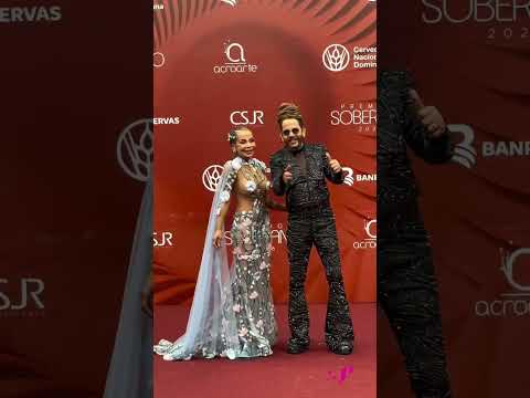 TOÑO ROSARIO Y SU ESPOSA EN LOS PREMIOS SOBERANO🇩🇴