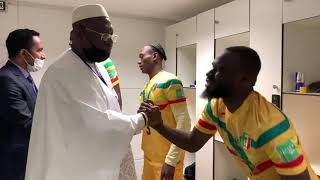 Le ministre et Bavieux félicitent les Aigles après la brillante qualif. aux barrages