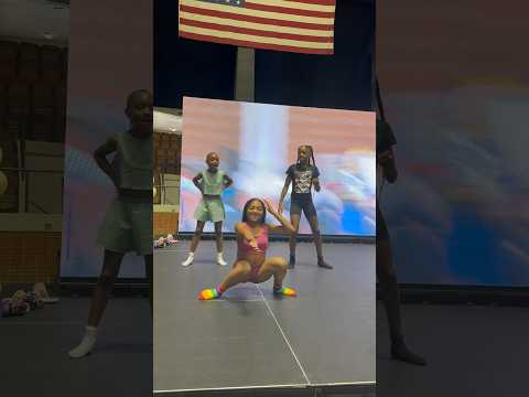 BOOM BOOM CLAP 👏🏽🤣🔥 #shorts #majorette #performance