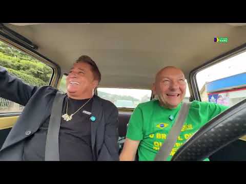 Leonardo, sendo entrevistado com empresário Luciano Hang. no carro Fiat  147  😂😂  kkkkkkk