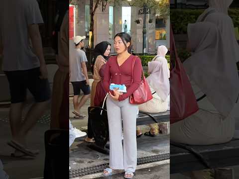 A beutiful girl confused because this!