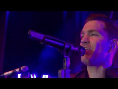 EXCLUSIVE! Andy Grammer Has Us Looking At Him With Fresh Eyes In This Killer Live Performance!
