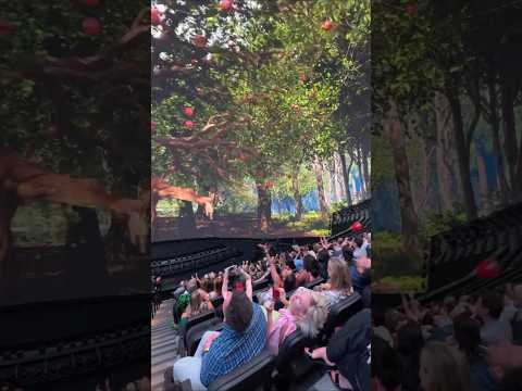 Apple Falls From Screen 😳