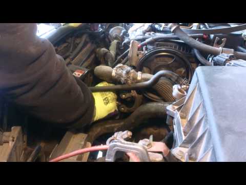 Снятие гидроусилителя с машины Ford Mondeo 3 dizel ч2