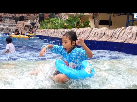 Cita Bermain Air dan Naik Kereta Gantung di Slanik Waterpark Lampung
