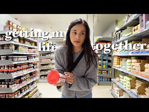 getting my life together - food shopping, running errands, cleaning the flat