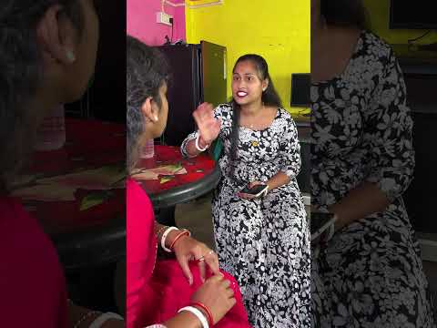 শাশুড়ি রাস্তায় এসে এইসব কাজ করে 🤣😂|| #sorts #comedyvideo #funnyshorts #bangla #apscomedy