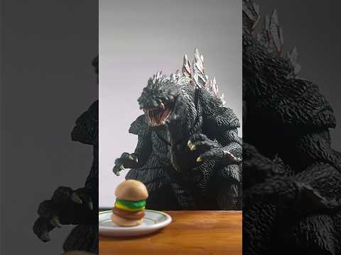 Fighting over a hamburger 🍔 #godzilla #cousinultima #stopmotion #animation