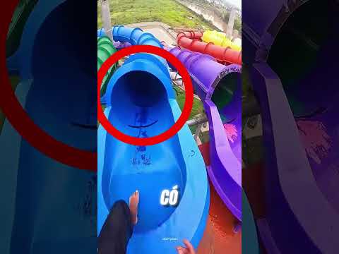 Cậu bé quyết thử đường trượt nước không hoạt động và cái kết..