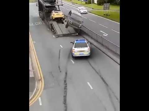 The car transporter was in the right place. #policechase #amg #gwagon