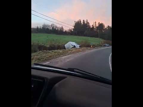 Ireland ice alert as video shows car, van and jeep that ended up sliding into same ditch