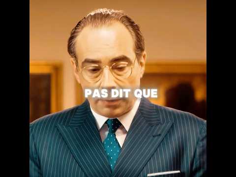 "Il se fait passer pour la police… et brise la statue 🗿🚨"      #shortvideo #humour #film