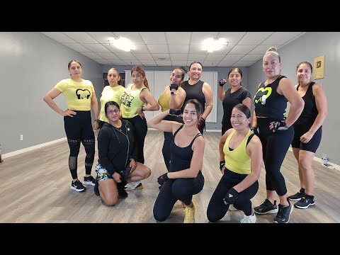 CARDIO DANCE WITH CLAU & PATY está en vivo