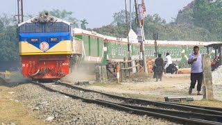 Dhaka-bound popular train Kurigram Express Parbatipur entry ।। RF Dinajpur
