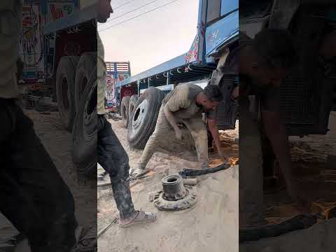 اسعاف وصيانه عربيه ام بي فور مقلوبه |قدر الله وماشاء فعل ربنا يعوض ع صاحبها💔 #foryou #سيارات