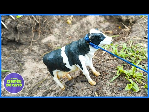 Fazenda de Brinquedo IMPRESSIONANTE A VACA FUGIU E CAIU NA PONTE