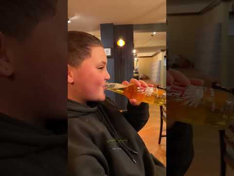 صبي يُفاجئ والده بمقلب لا يُصدق!😱