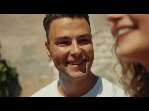 Jordy van den Boer - Zoenen In De Kroeg (Officiële Videoclip)