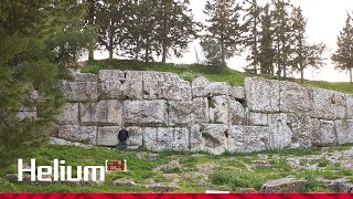¿Quién construyó el gigantesco muro megalítico poligonal de Pnyx?