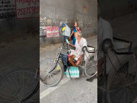 एक भी बोतल नहीं खरीदी किसीने😭😭#humanity #respect #trending #shorts