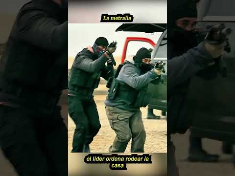 Un grupo de hombres armados irrumpió en la finca del hombre.#movie #foryou #film #shorts